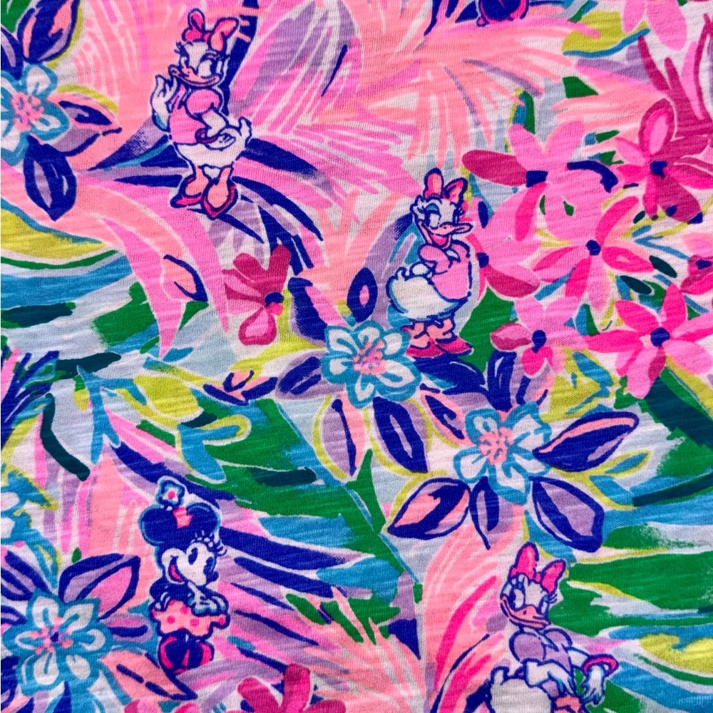 Disney x Lilly Pulitzer Bright Floral Etta V-Neck Top NWT - Picture 4 of 4